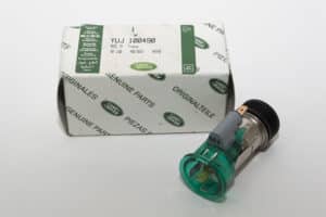 YUJ100490LR